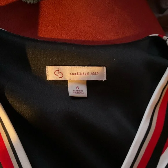 Women’s Size 6, The Dress Barn store dress - Picture 3 of 3